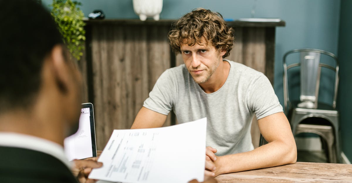 courtier en assurance offrant des services de conseil et de gestion des risques pour les particuliers et les entreprises.